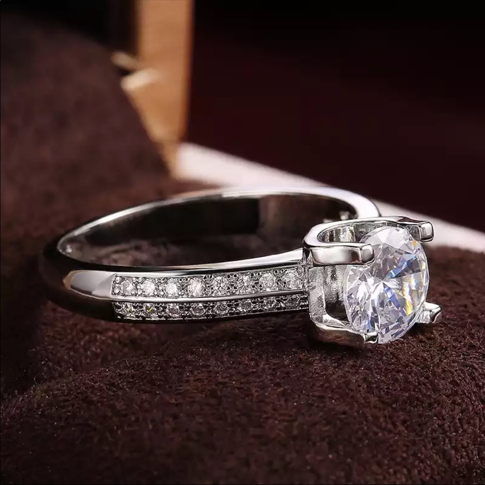 New Women’s 925 Silver Sapphire wedding Ring - Picture 2 of 6